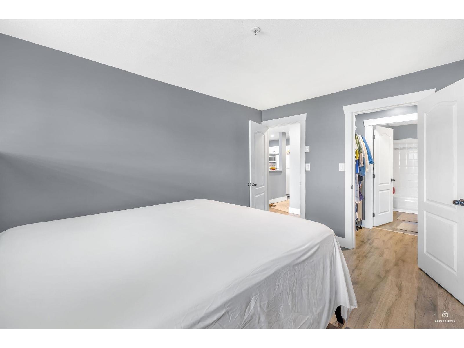 Photo 11 of 401 33708 King Road, Abbotsford BC