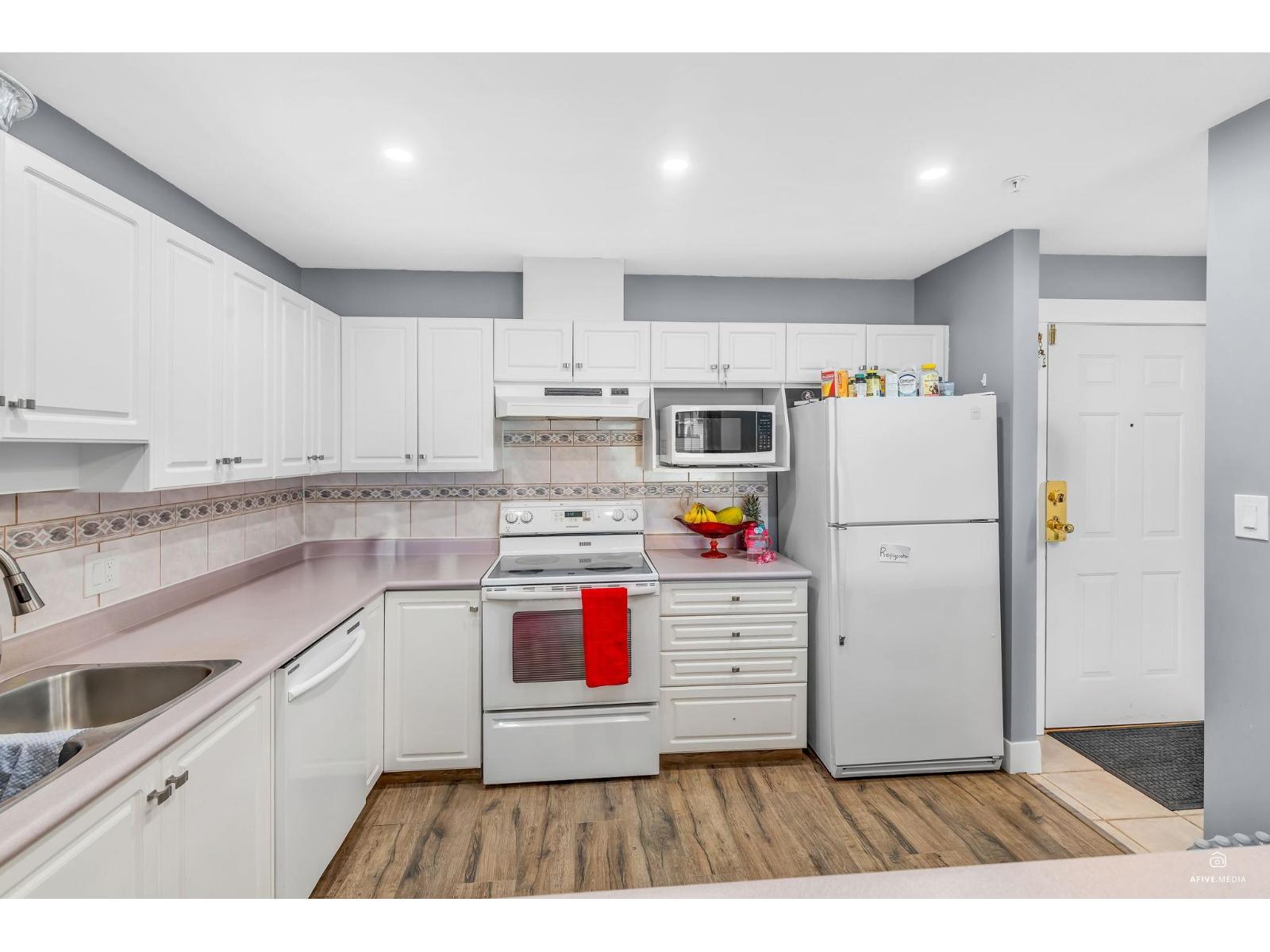Photo 1 of 401 33708 King Road, Abbotsford BC
