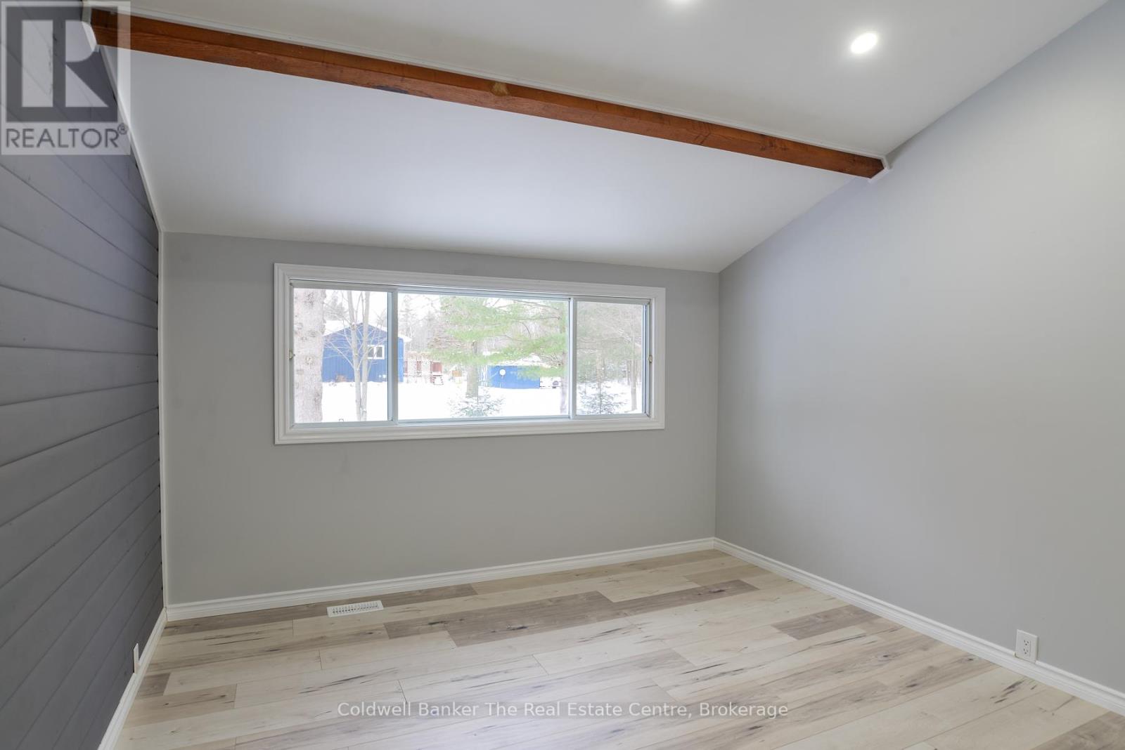 Photo 12 of 460 Wellington Street, Gravenhurst ON
