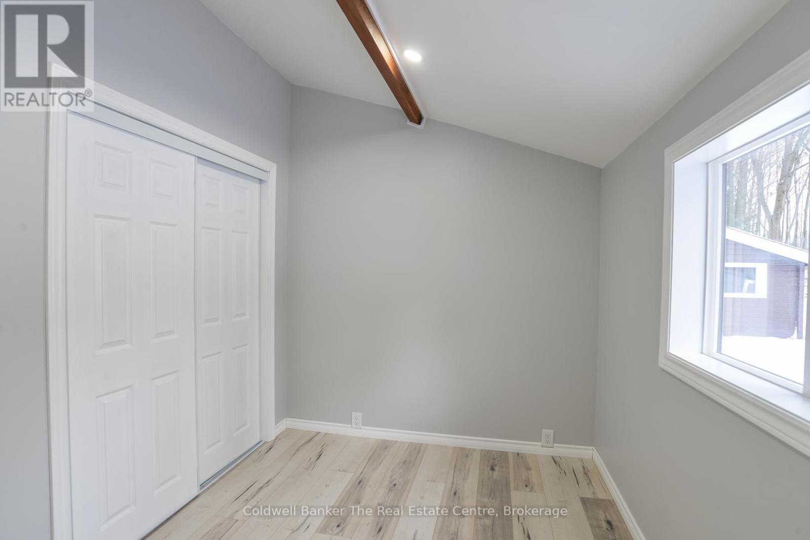 Photo 14 of 460 Wellington Street, Gravenhurst ON