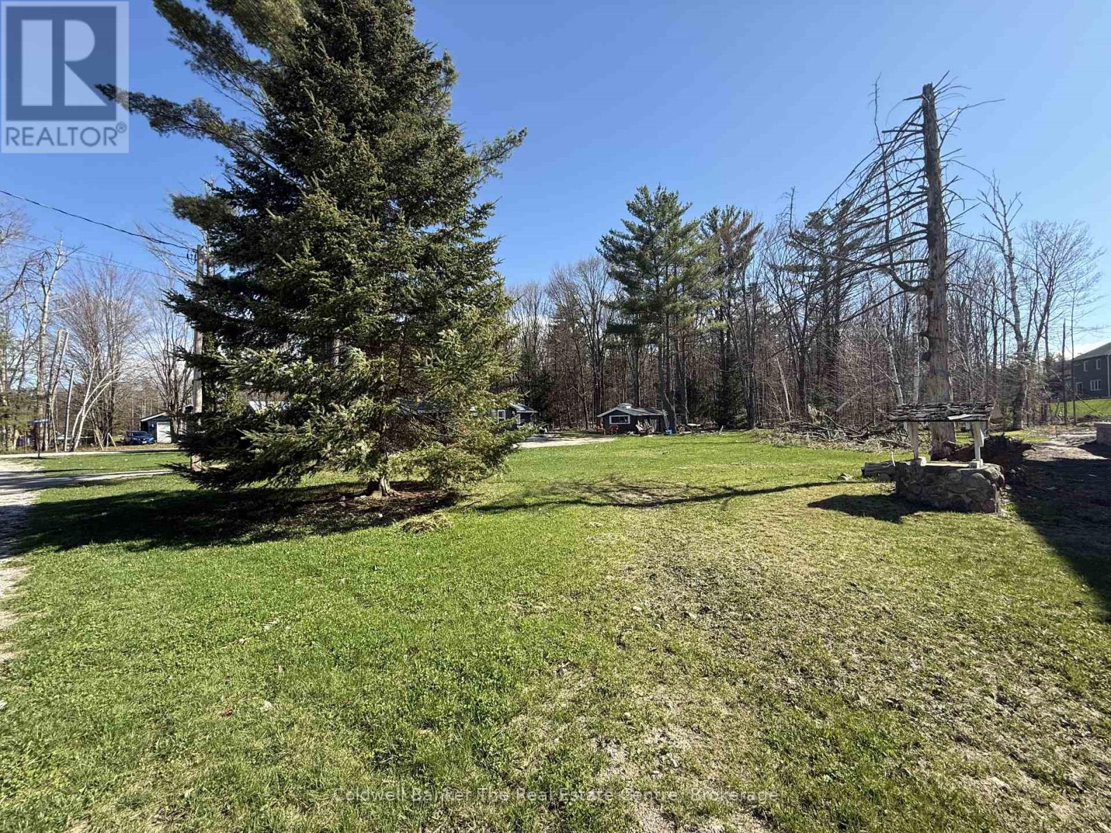 Photo 8 of 460 Wellington Street, Gravenhurst ON