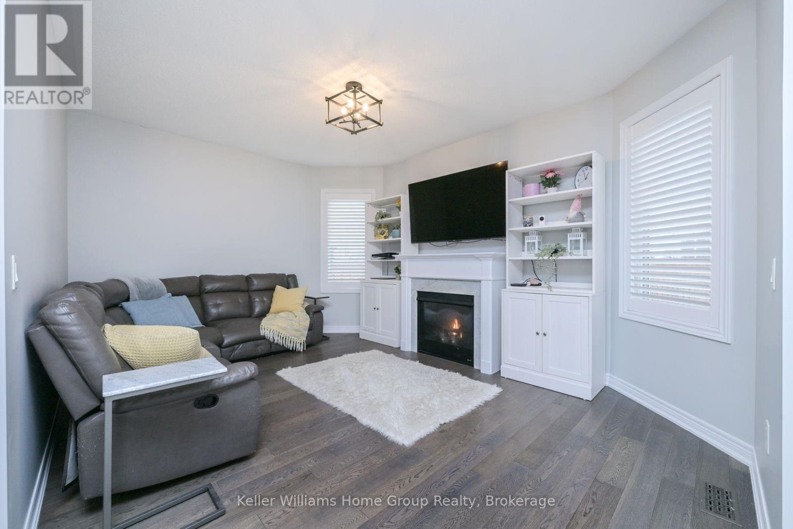 Photo 2 of 656 Armstrong Road, Shelburne ON