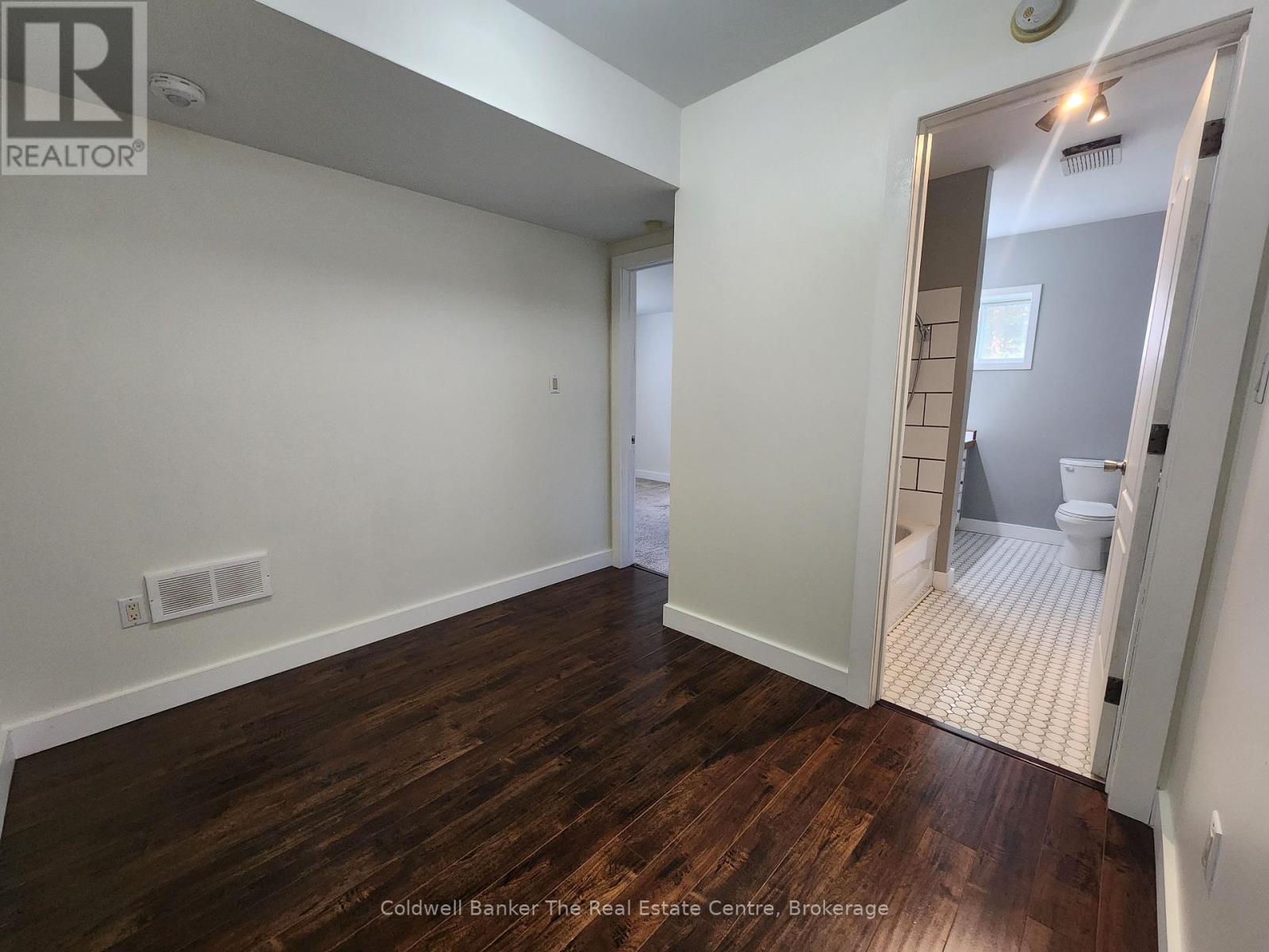 Photo 33 of 120 Bakery Lane, Gravenhurst ON