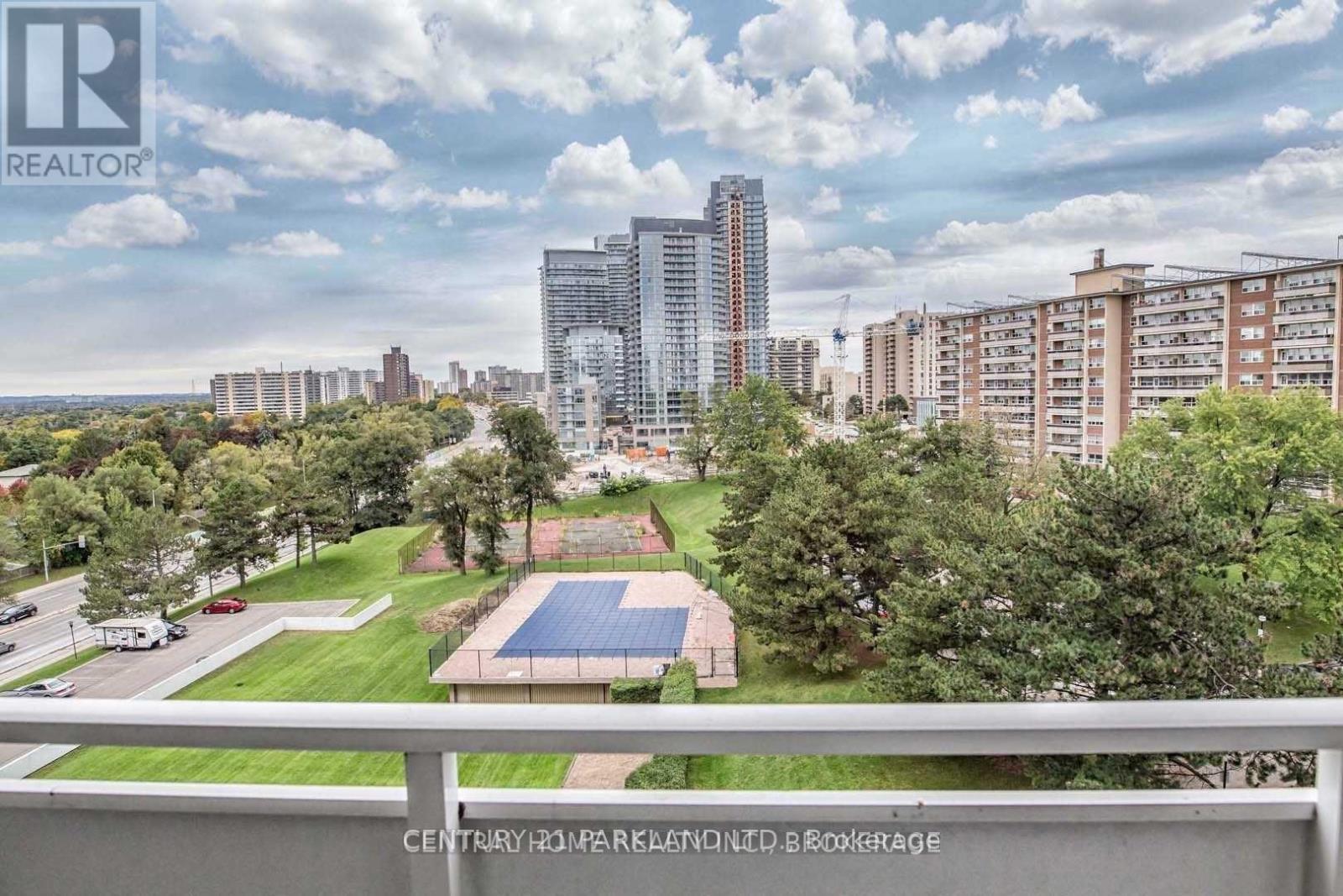 Photo 14 of 503 10 Parkway Forest Drive, Toronto ON