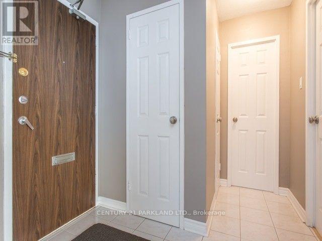 Photo 3 of 503 10 Parkway Forest Drive, Toronto ON