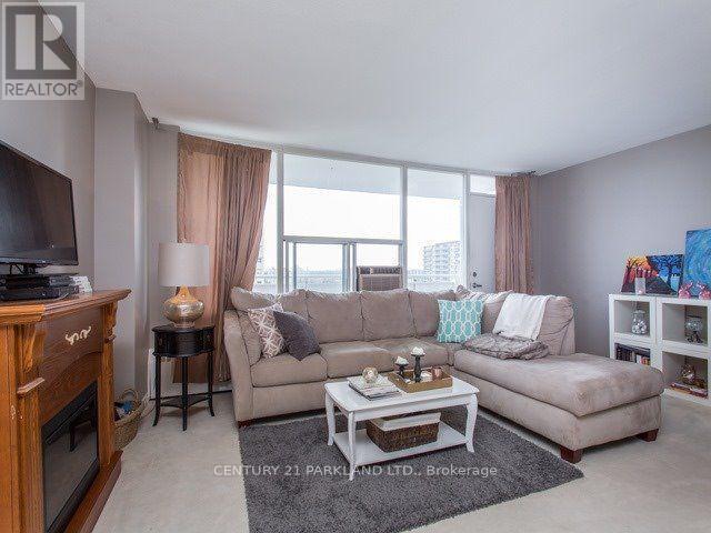 Photo 4 of 503 10 Parkway Forest Drive, Toronto ON