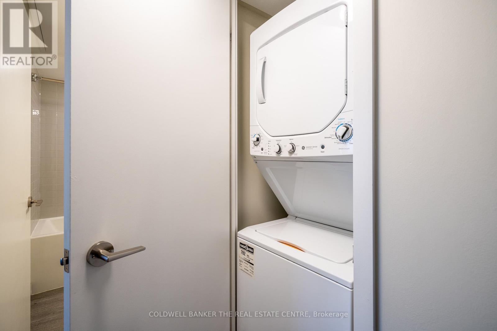 Photo 12 of 104 38 Monte Kwinter Court, Toronto ON