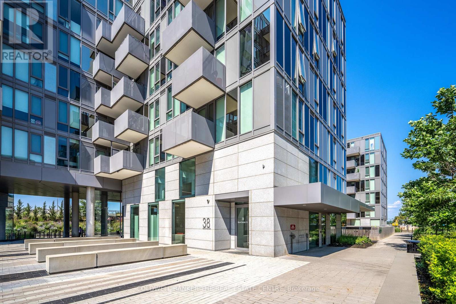 Photo 14 of 104 38 Monte Kwinter Court, Toronto ON