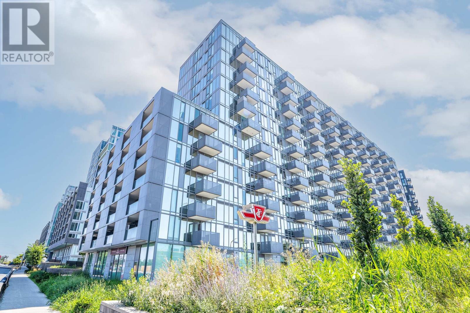 Photo 24 of 104 38 Monte Kwinter Court, Toronto ON