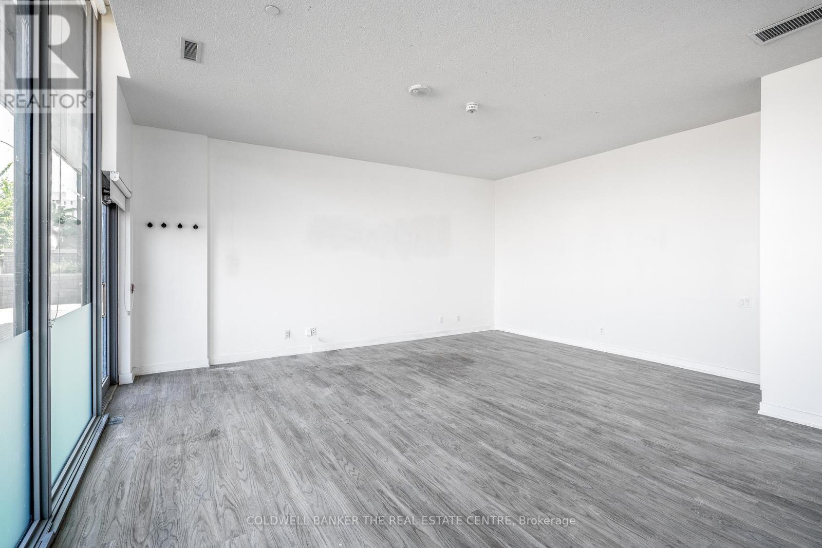 Photo 19 of 104 38 Monte Kwinter Court, Toronto ON