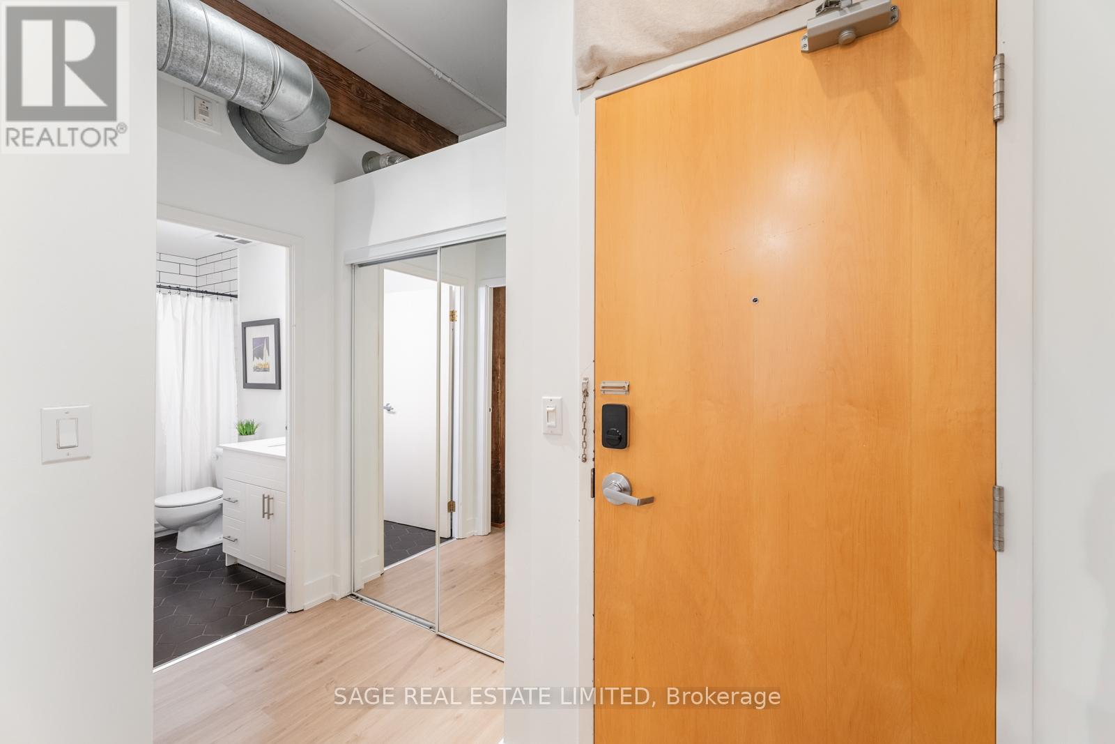 Photo 17 of 103 383 Adelaide Street E, Toronto ON