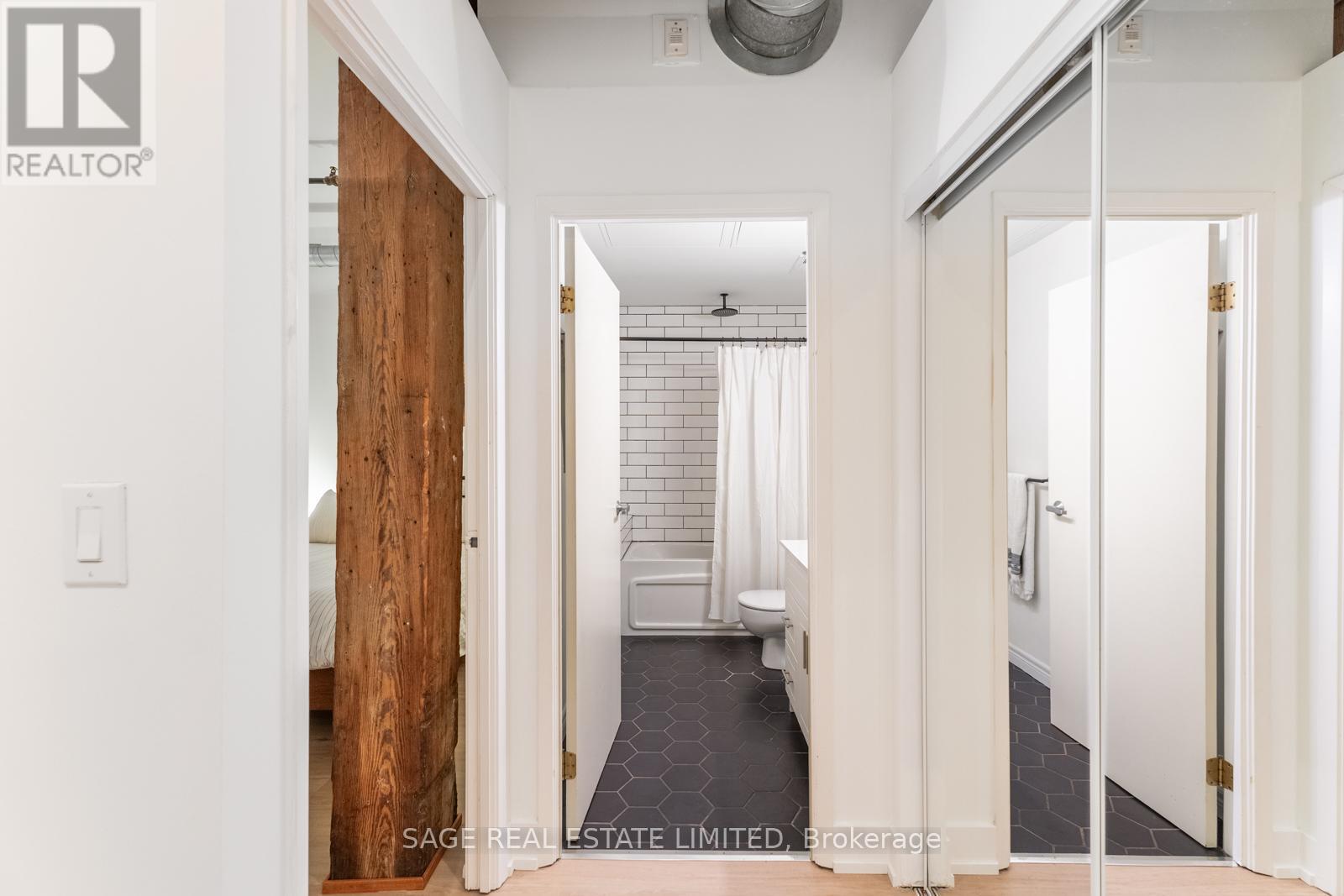 Photo 18 of 103 383 Adelaide Street E, Toronto ON