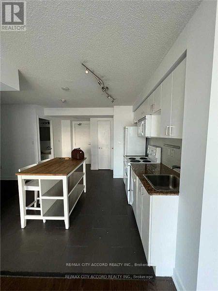 Photo 2 of 1107 15 Fort York Boulevard, Toronto ON