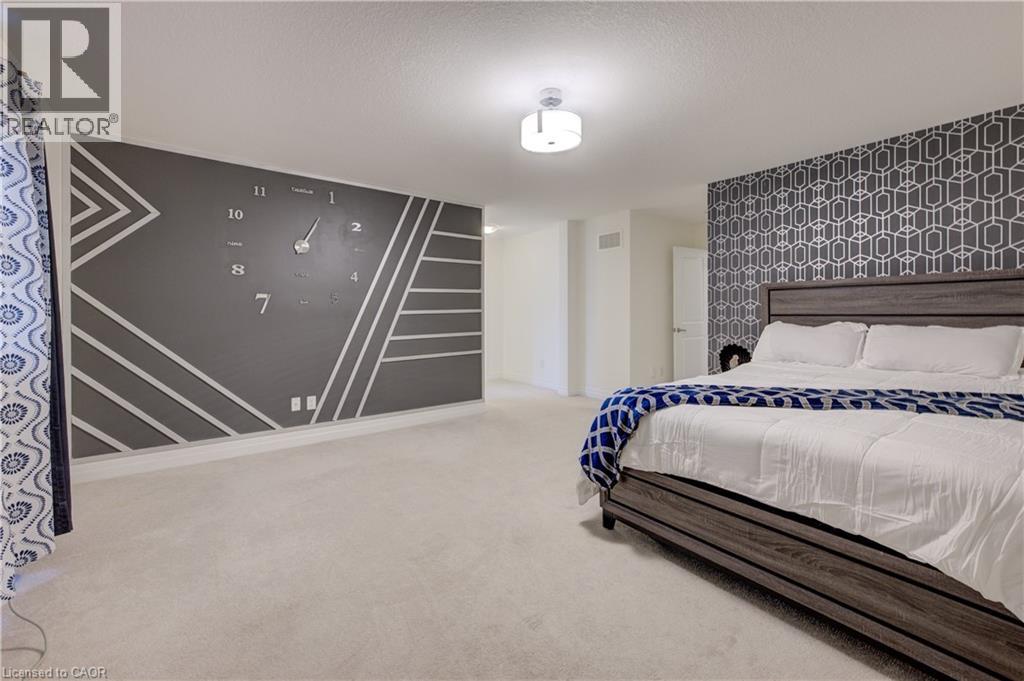Photo 16 of 39 Wannamaker Crescent, Cambridge ON