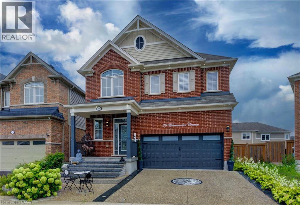 Photo 2 of 39 Wannamaker Crescent, Cambridge ON