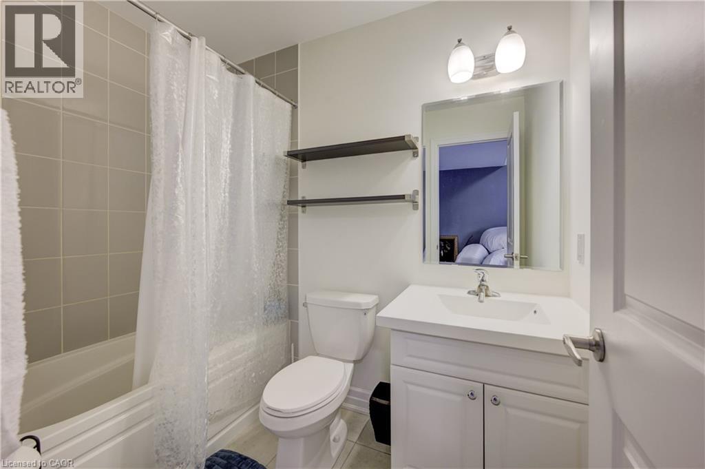 Photo 20 of 39 Wannamaker Crescent, Cambridge ON
