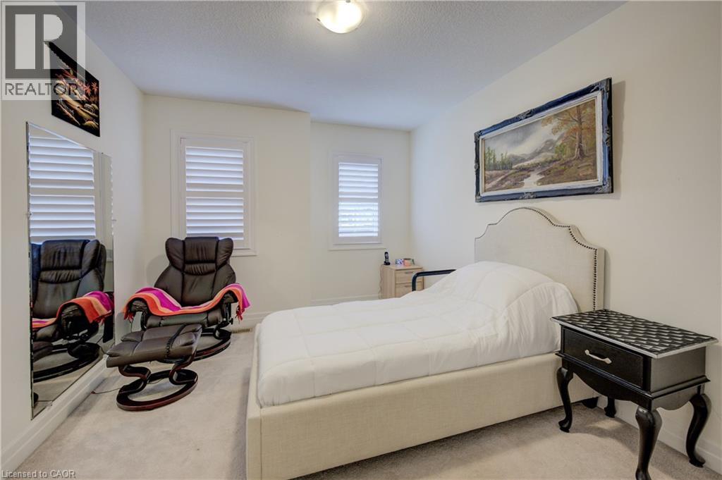 Photo 21 of 39 Wannamaker Crescent, Cambridge ON
