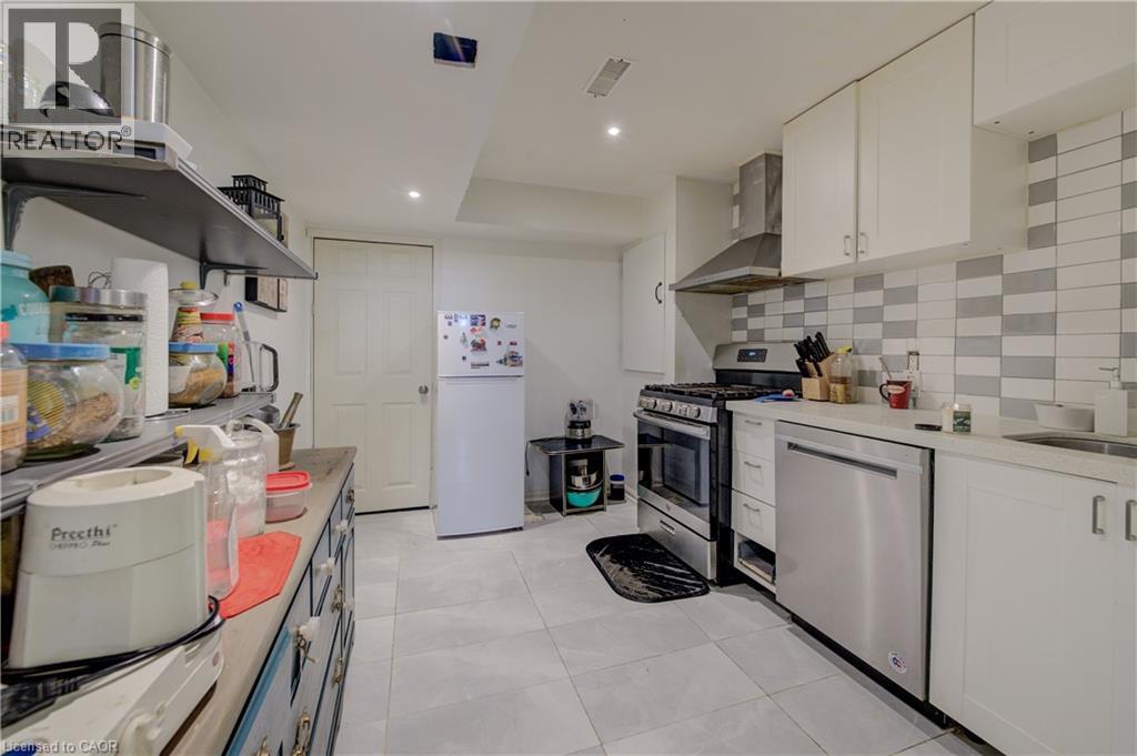 Photo 27 of 39 Wannamaker Crescent, Cambridge ON