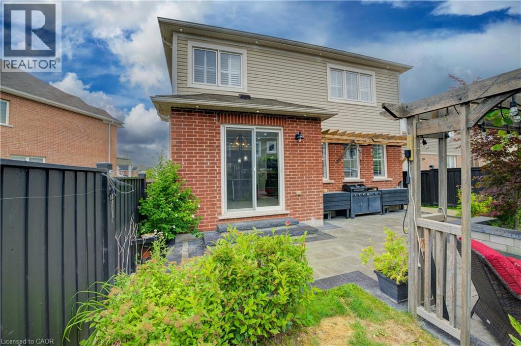 Photo 28 of 39 Wannamaker Crescent, Cambridge ON