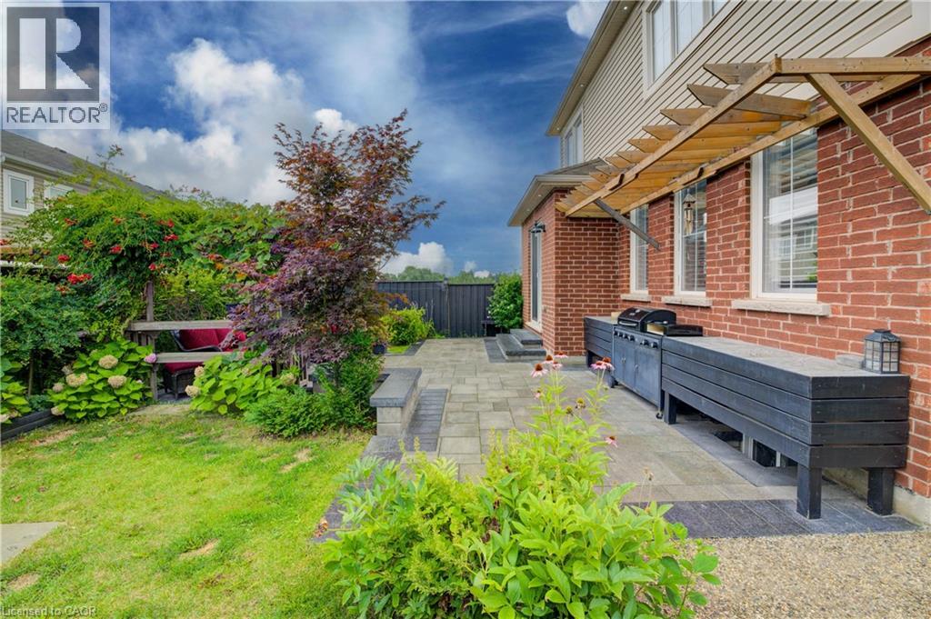 Photo 30 of 39 Wannamaker Crescent, Cambridge ON