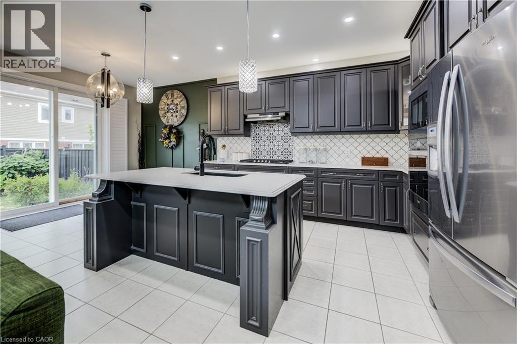 Photo 6 of 39 Wannamaker Crescent, Cambridge ON