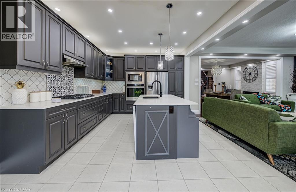 Photo 7 of 39 Wannamaker Crescent, Cambridge ON