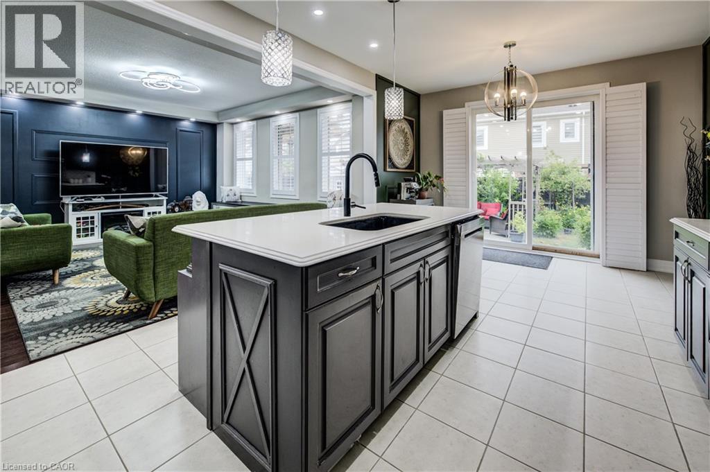 Photo 9 of 39 Wannamaker Crescent, Cambridge ON
