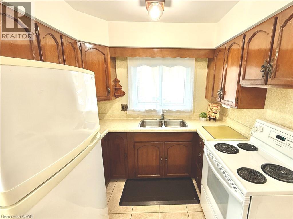 Photo 7 of 343 Hixon Road, Hamilton ON