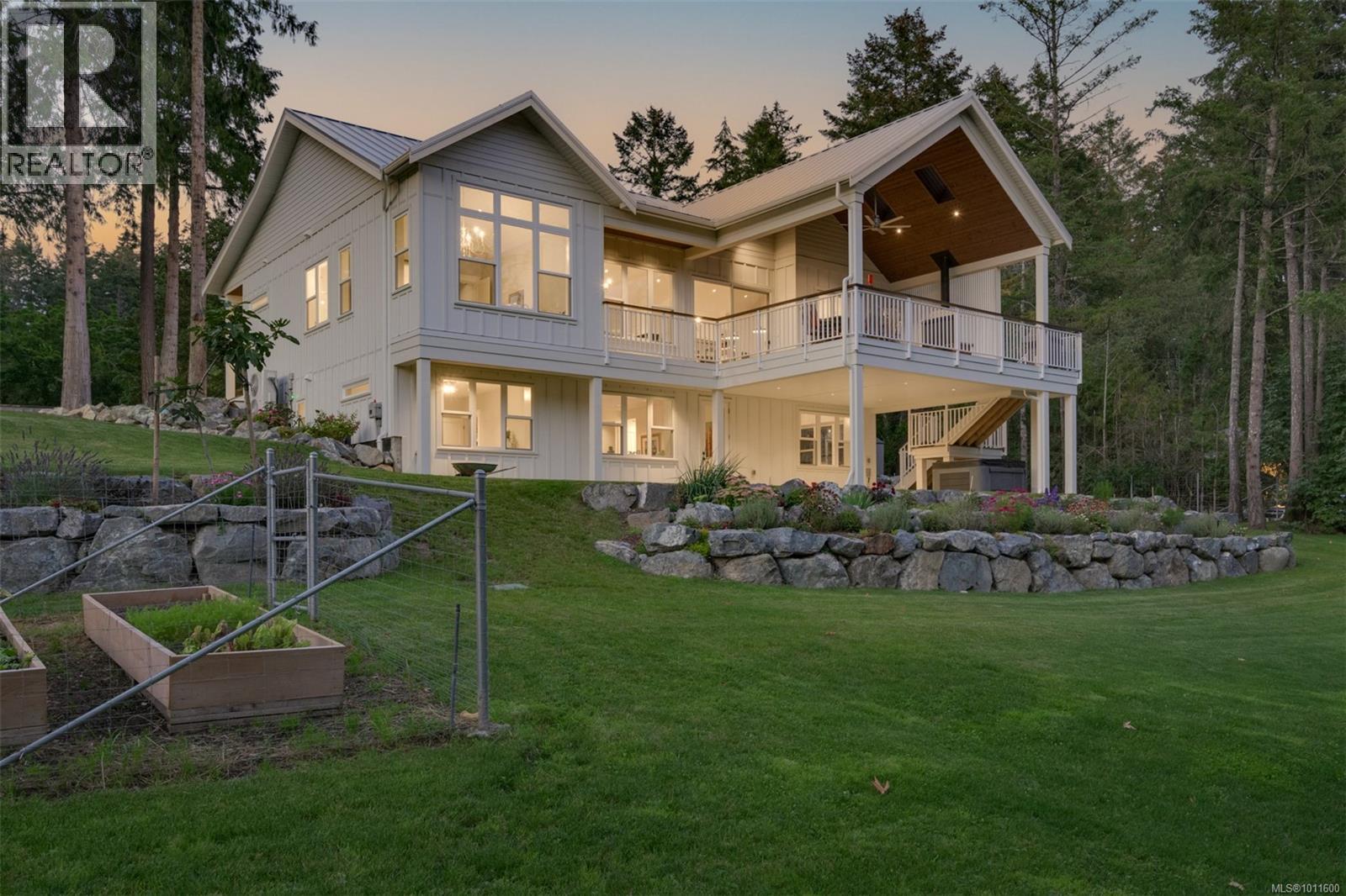 Photo 2 of 471 Green Mountain Rd, Saanich BC
