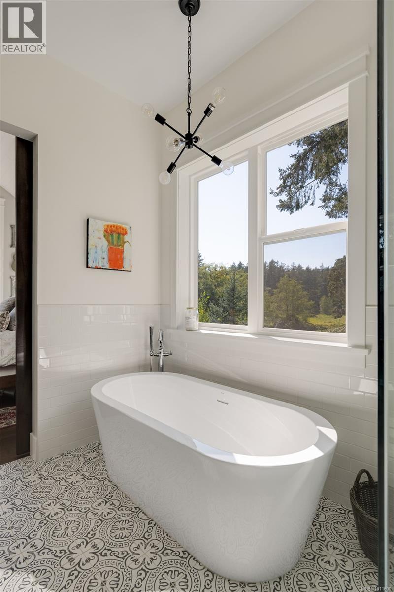 Photo 41 of 471 Green Mountain Rd, Saanich BC