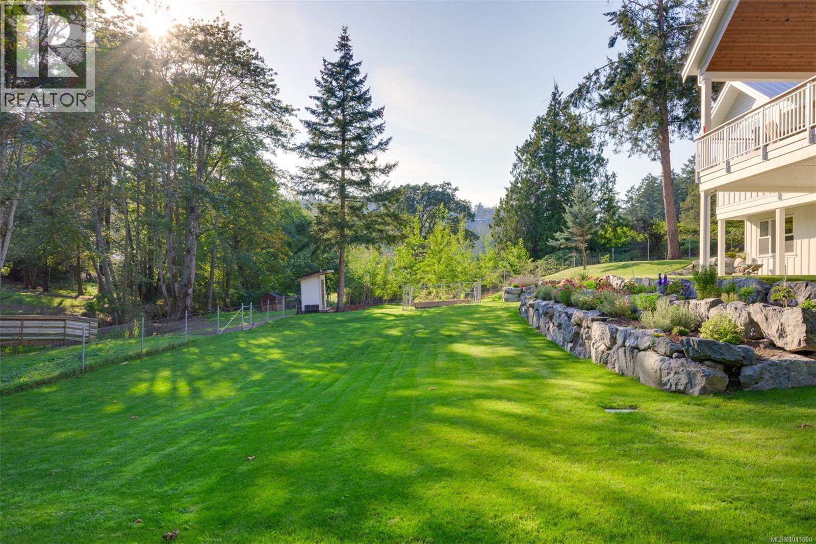 Photo 12 of 471 Green Mountain Rd, Saanich BC