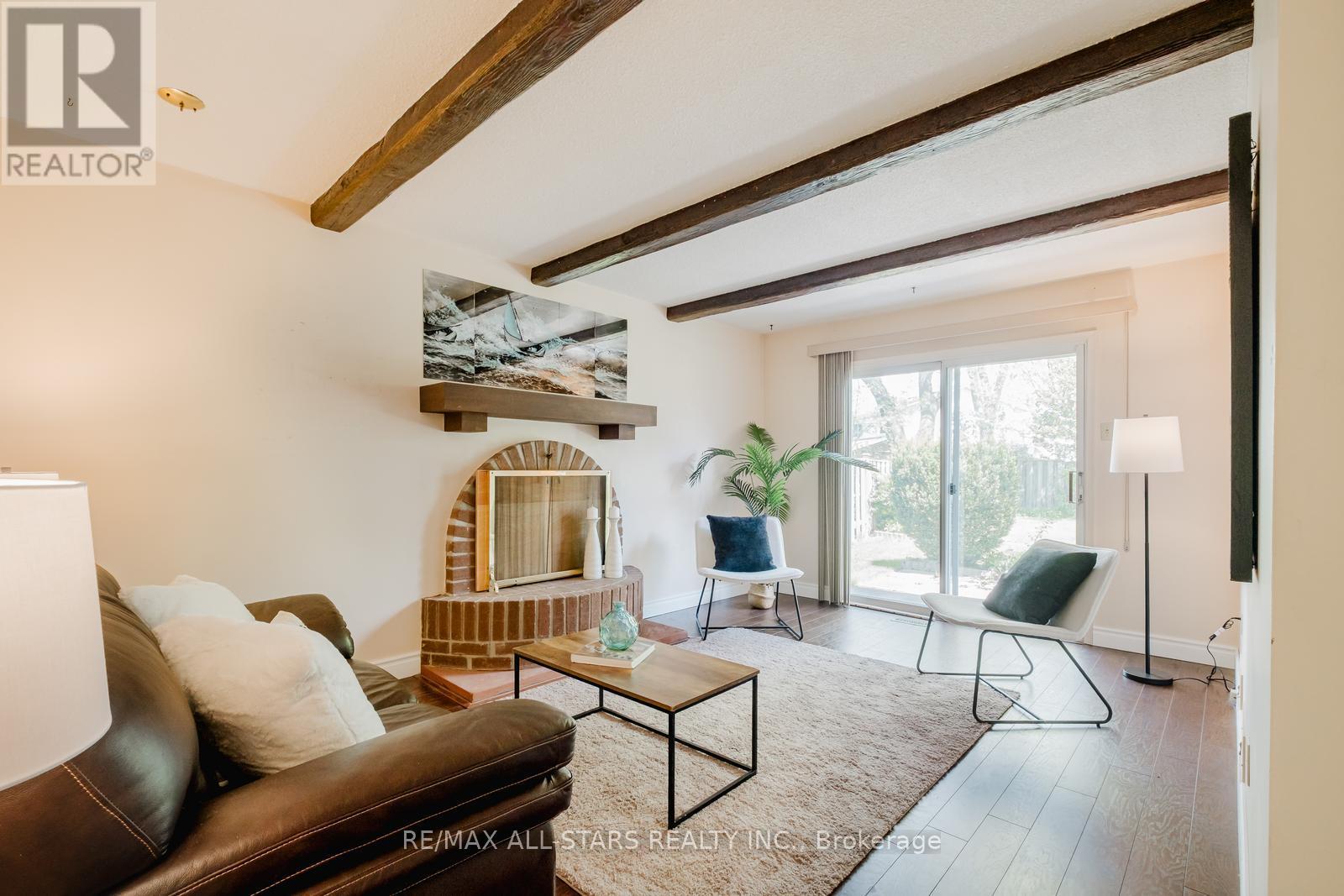 Photo 13 of 45 Wellpark Boulevard, Toronto ON