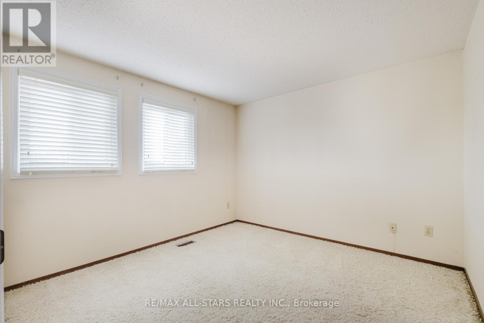 Photo 24 of 45 Wellpark Boulevard, Toronto ON