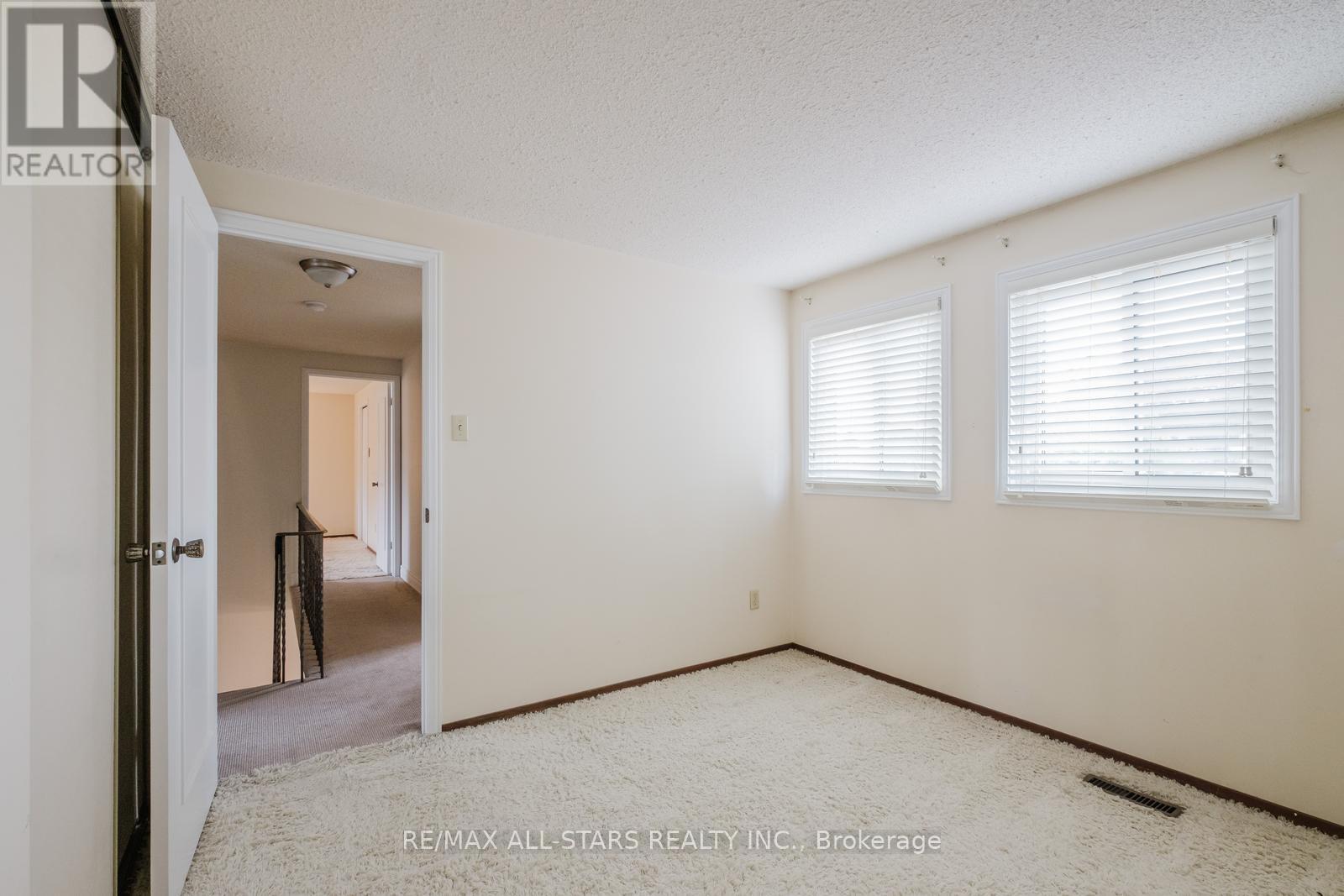 Photo 25 of 45 Wellpark Boulevard, Toronto ON