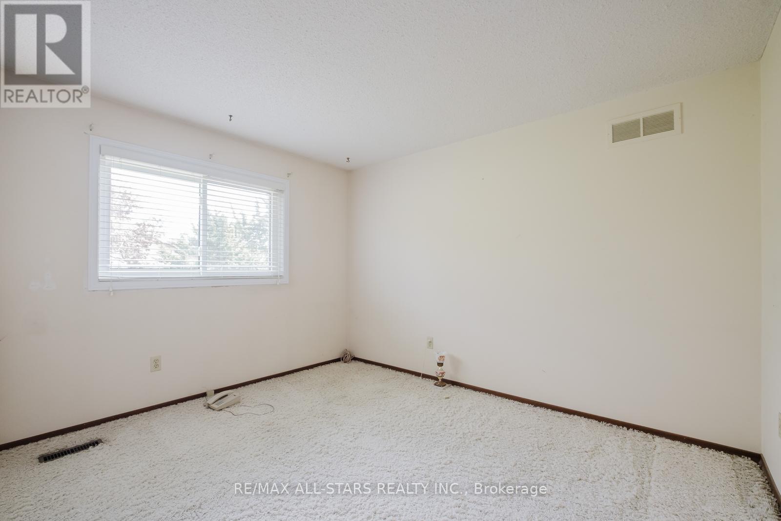 Photo 28 of 45 Wellpark Boulevard, Toronto ON