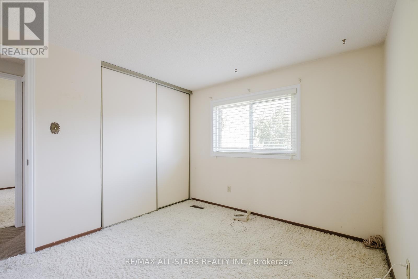Photo 29 of 45 Wellpark Boulevard, Toronto ON