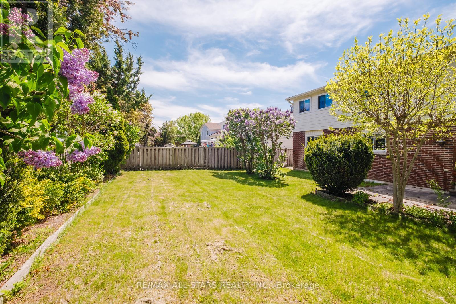 Photo 36 of 45 Wellpark Boulevard, Toronto ON