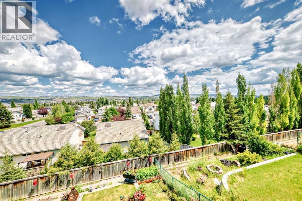Photo 14 of 40 Bow Ridge Drive, Cochrane AB