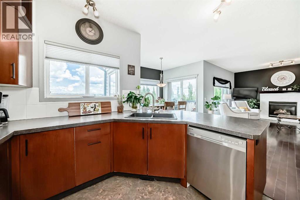 Photo 8 of 40 Bow Ridge Drive, Cochrane AB