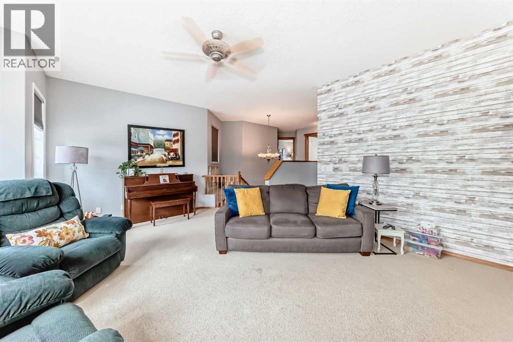 Photo 22 of 40 Bow Ridge Drive, Cochrane AB
