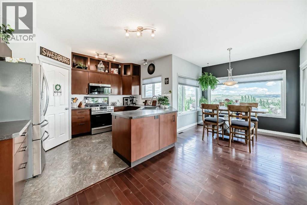 Photo 9 of 40 Bow Ridge Drive, Cochrane AB