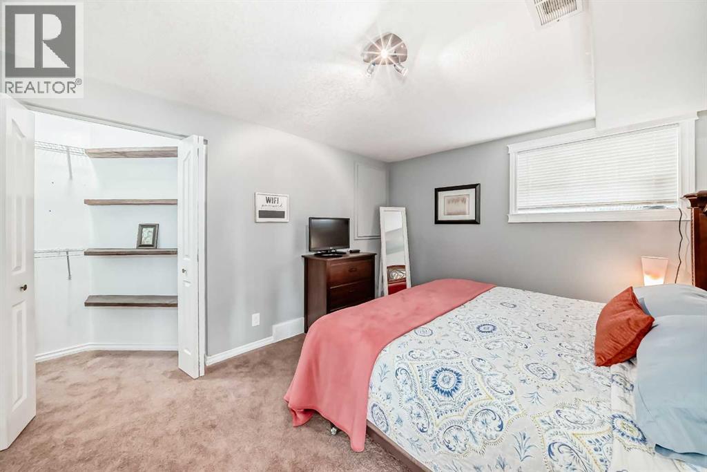 Photo 31 of 40 Bow Ridge Drive, Cochrane AB