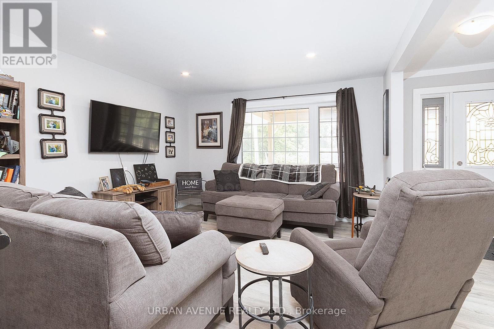 Photo 11 of 509 View Lake Road, Scugog ON