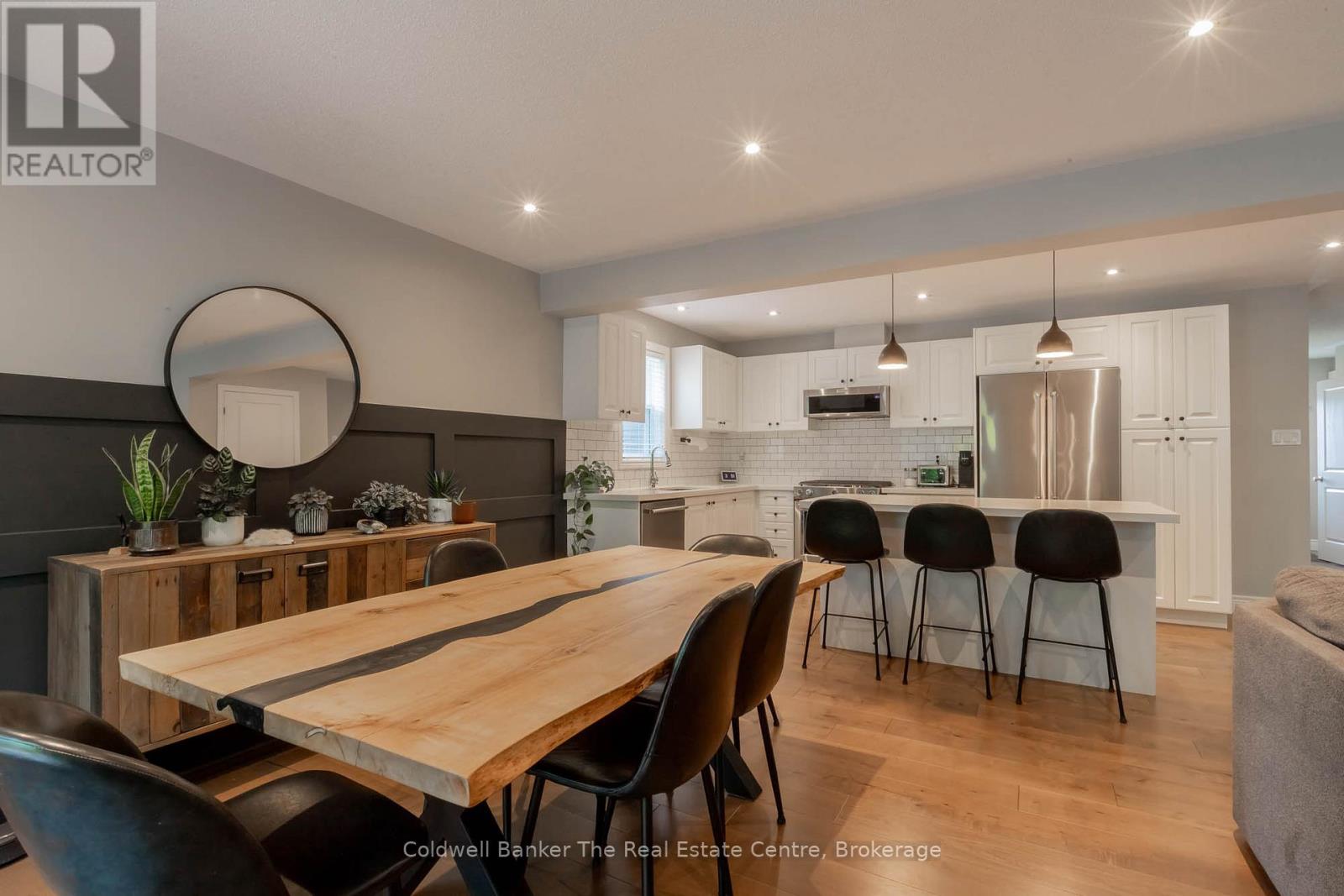 Photo 7 of 360 Wild Rose Drive, Gravenhurst ON