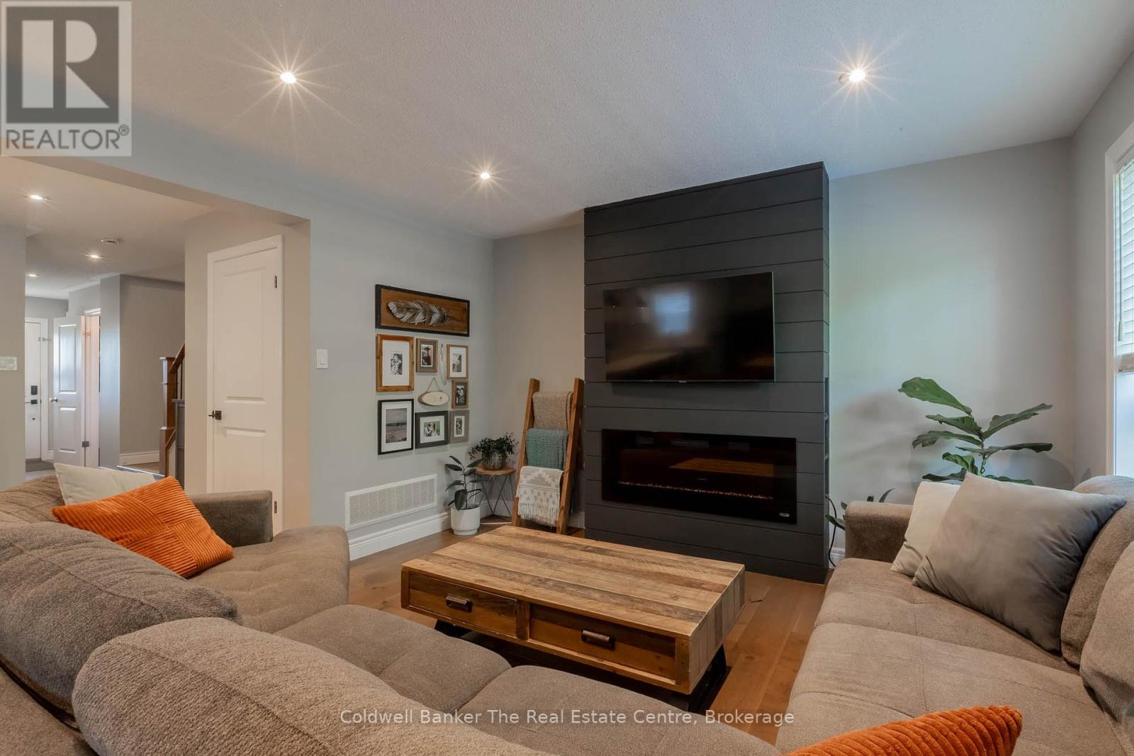 Photo 18 of 360 Wild Rose Drive, Gravenhurst ON