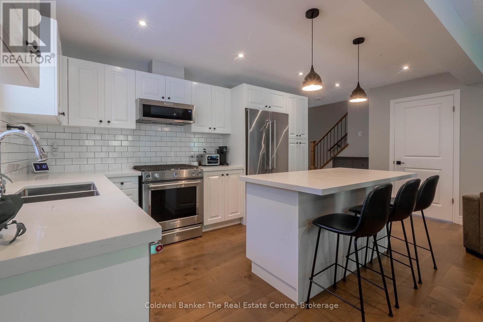 Photo 11 of 360 Wild Rose Drive, Gravenhurst ON