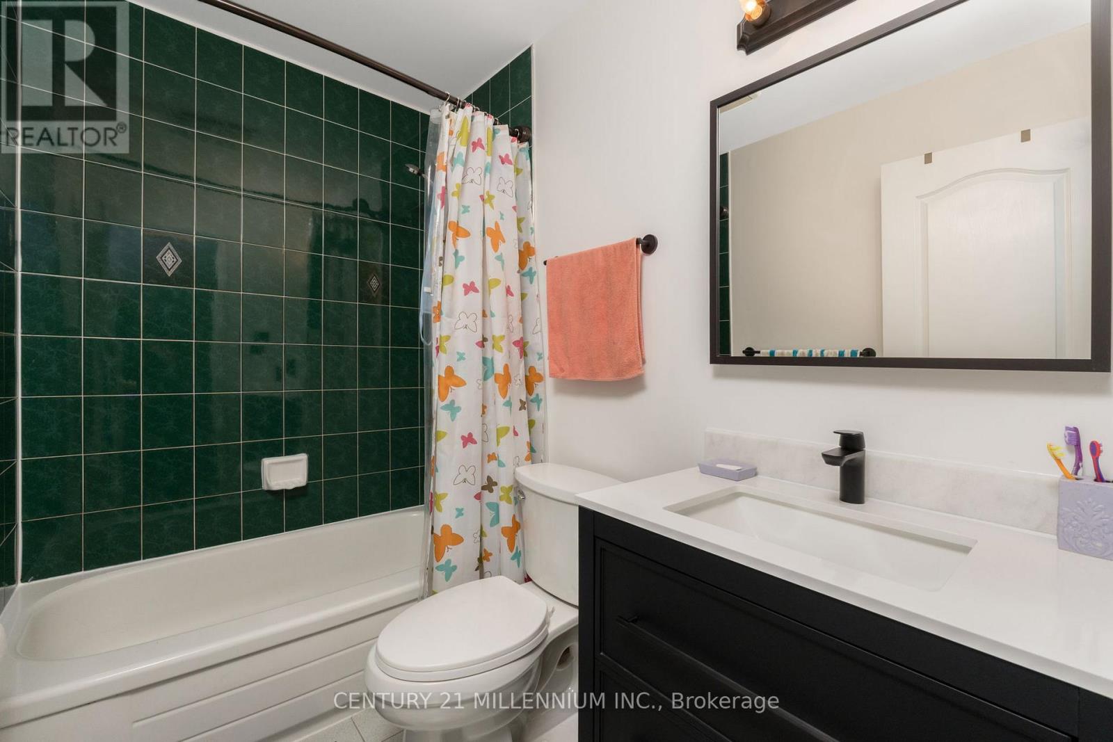 Photo 36 of 14 Forestgrove Circle, Brampton ON