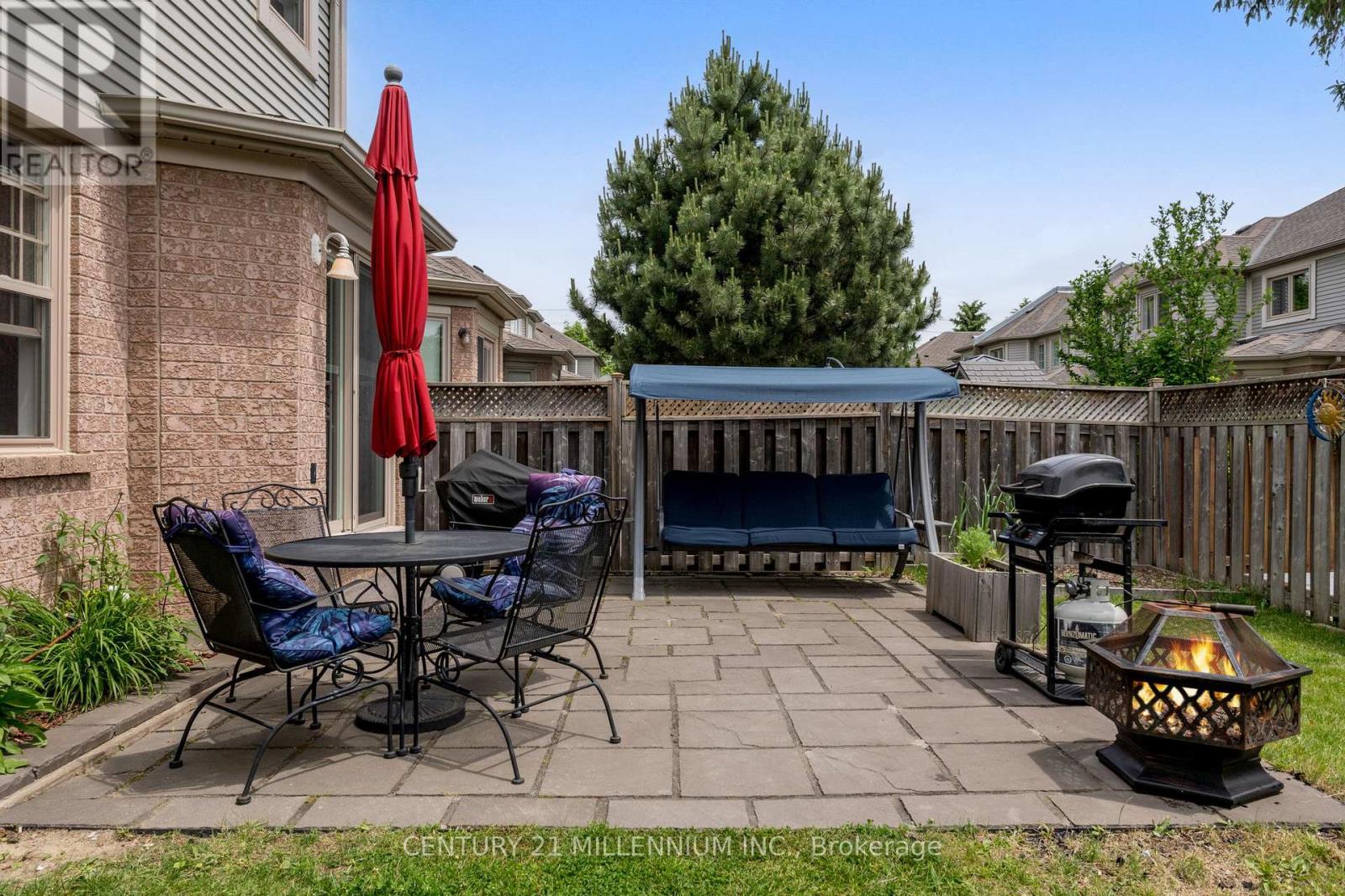 Photo 4 of 14 Forestgrove Circle, Brampton ON