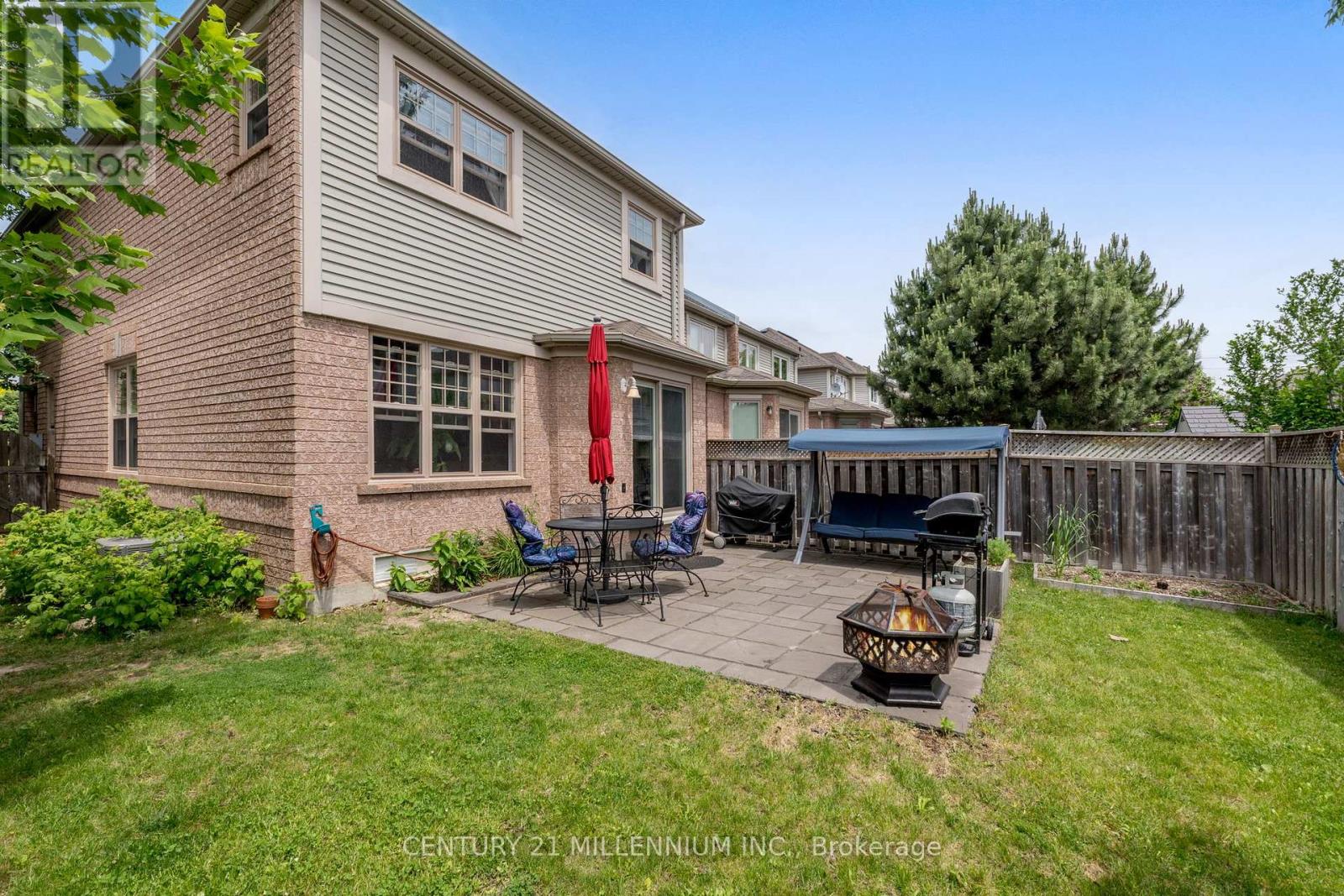 Photo 5 of 14 Forestgrove Circle, Brampton ON