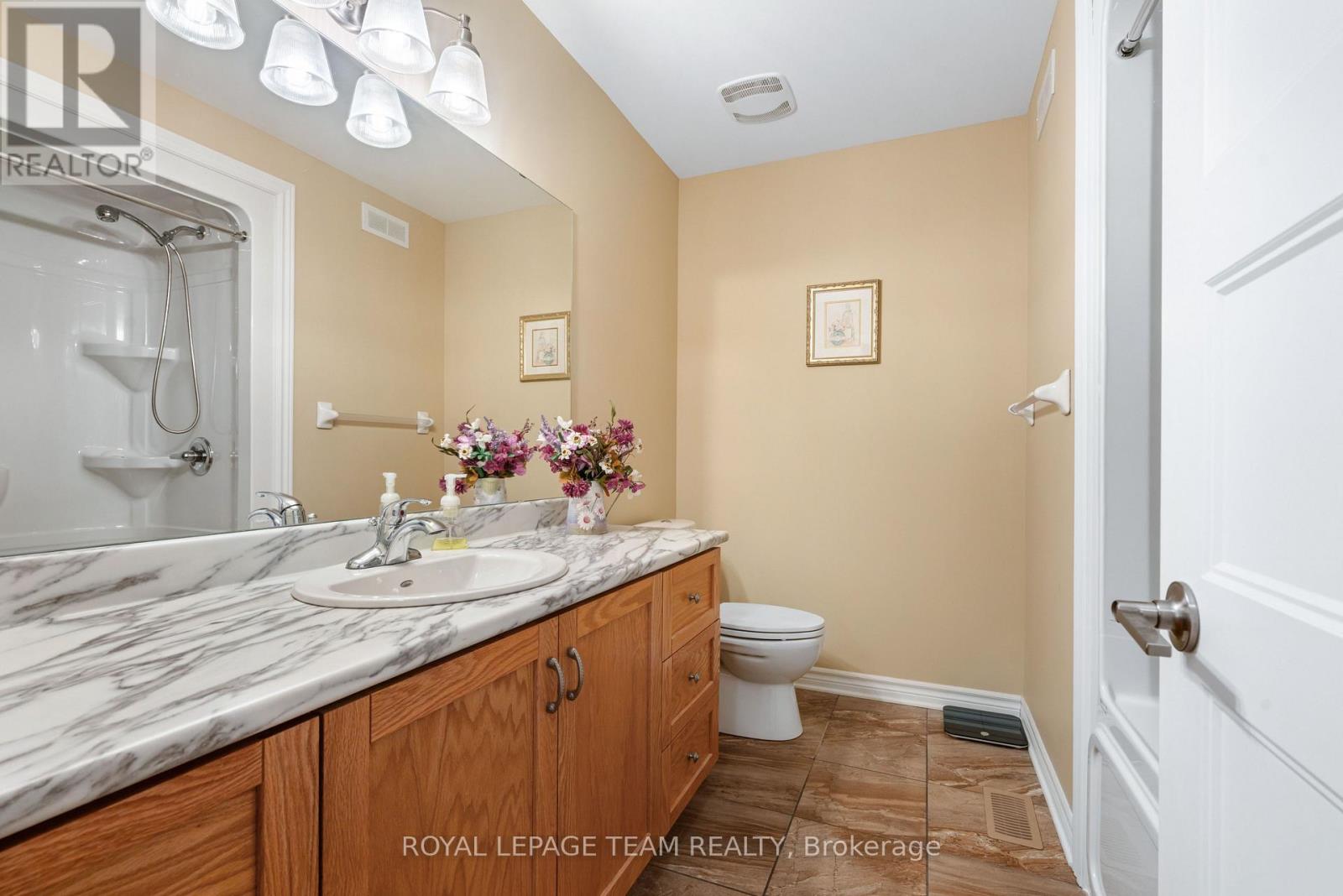 Photo 13 of 115 York Crossing Road, Russell ON